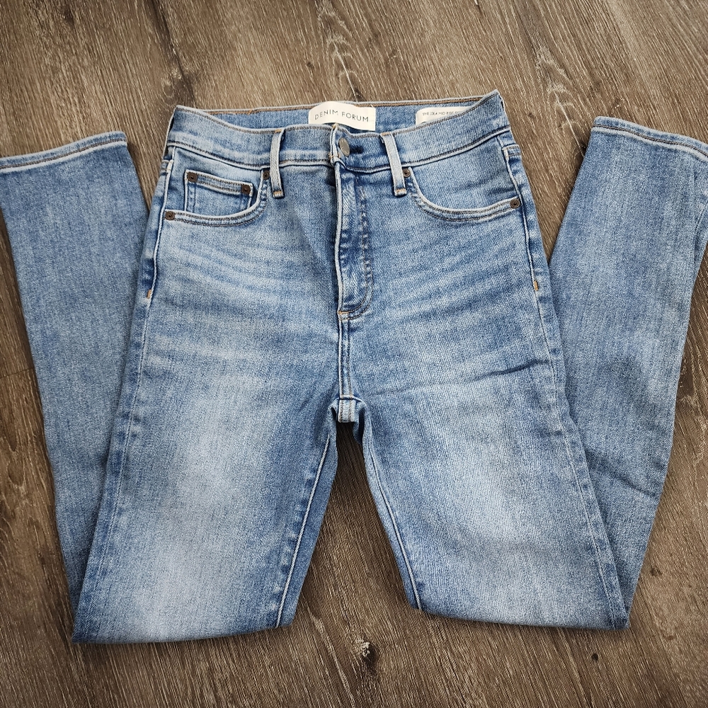 Denim Forum Mid Rise Skinny Size 26
